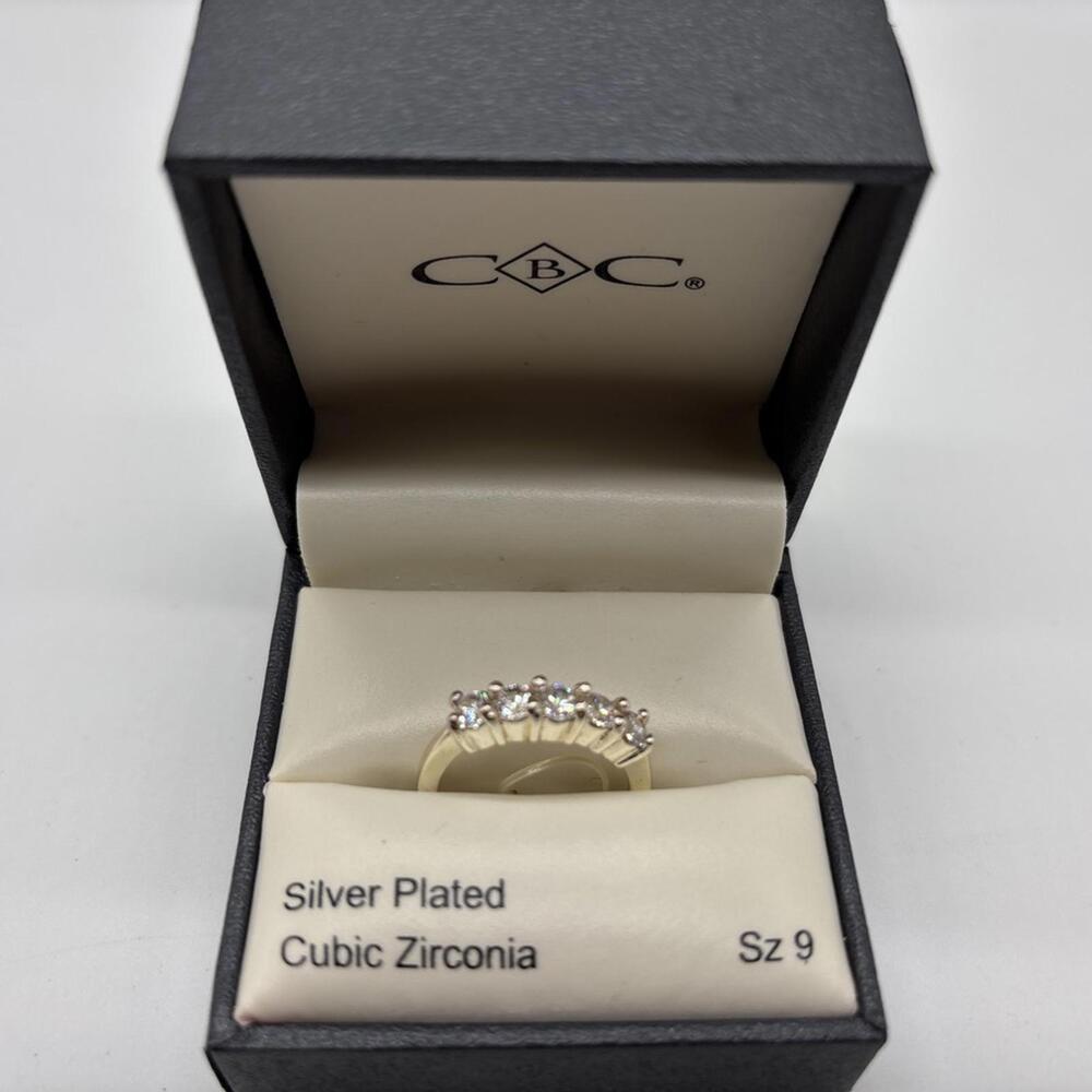 Women's Silver Plated Cubic Zirconia Ring Size 9 NIB
